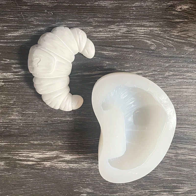 Versatile Silicone Mold Review for Perfect Croissants and Creative Desserts